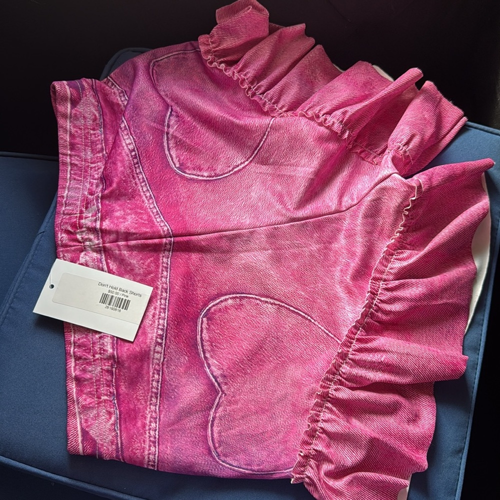 Women's denim shorts. - Picture 6 of 7